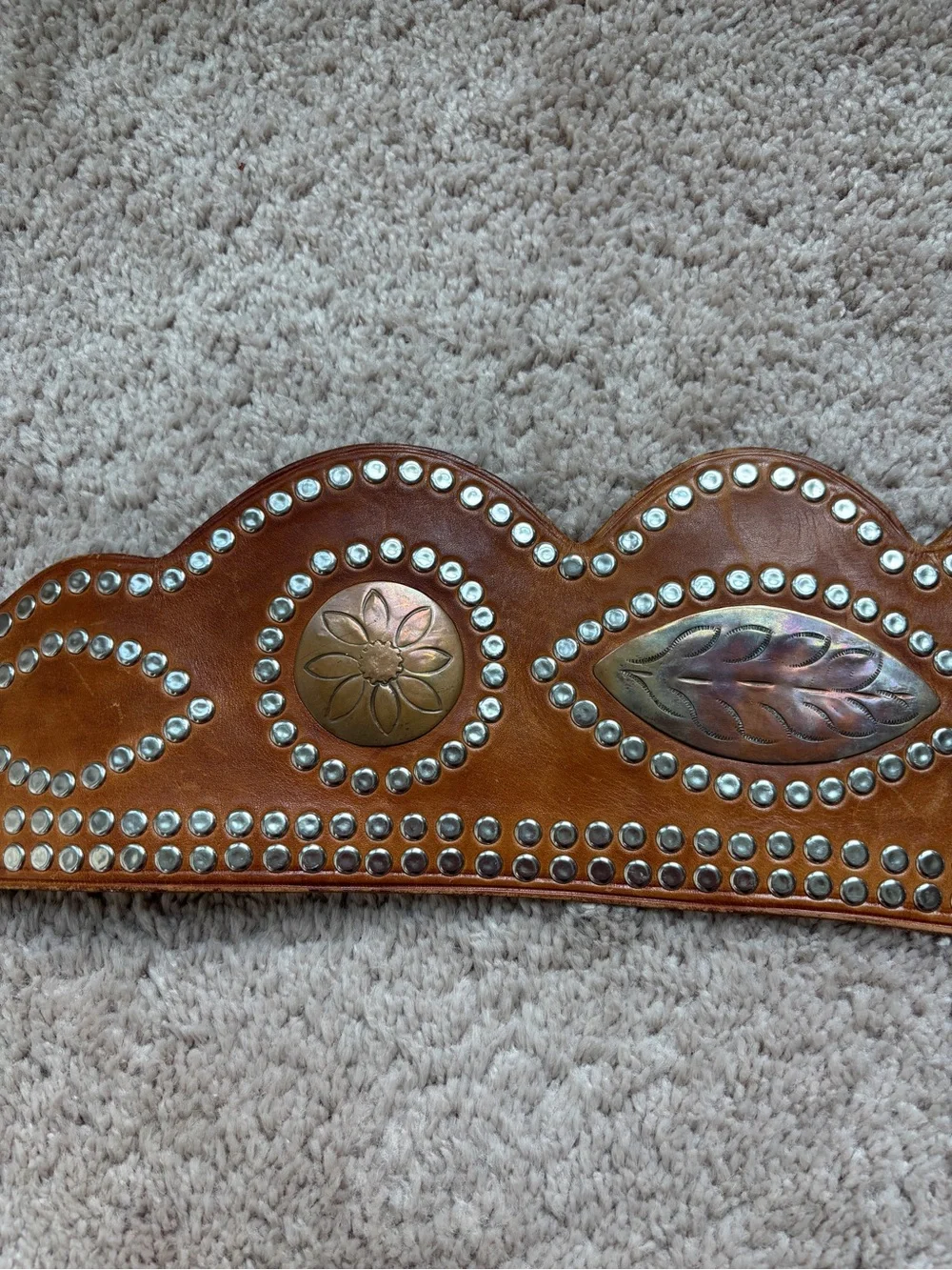 Western Scalloped Brown Leather Belt with Decorative Buckle